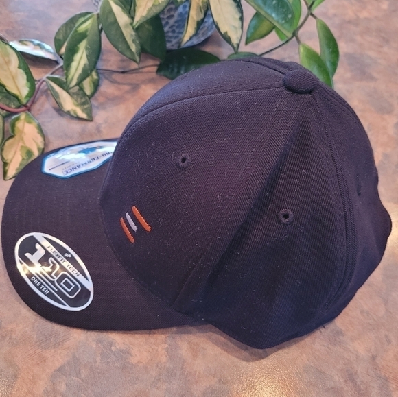 ONE TEN Ballcap with Embroidered Detail, Black, Adjustable - Picture 3 of 8